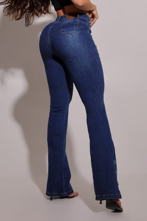 Calça Jeans Flare Modeladora Com Detalhe Na Barra JEB43